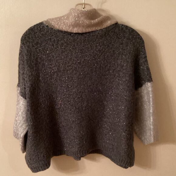 3 SISTERS SIZE M /L GRAY COLOR BLOCK COWL NECK CROPPED SWEATER - Picture 3 of 6